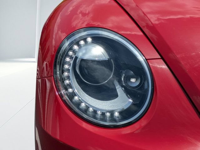 Used 2019 Volkswagen Beetle 2.0T SE w/ SE Premium Package FWD image 13