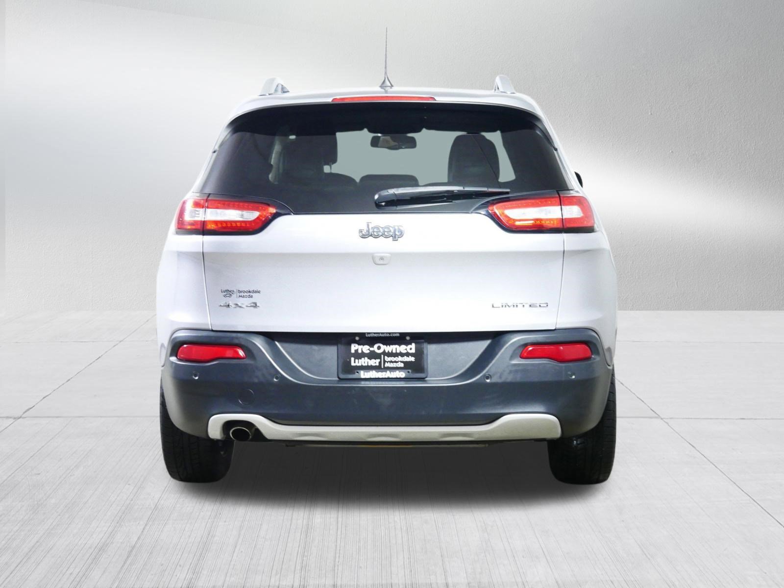 Used 2018 Jeep Cherokee Limited image 6