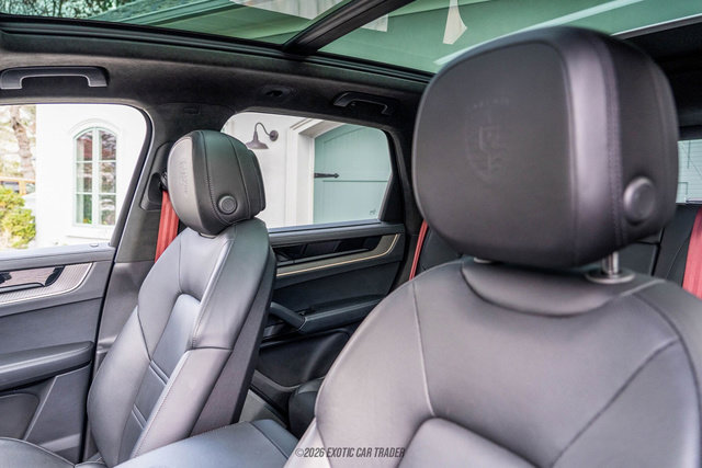 Used 2024 Porsche Cayenne S image 32