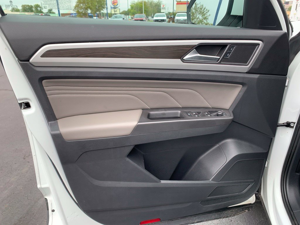 Used 2023 Volkswagen Atlas SE AWD/4WD image 34