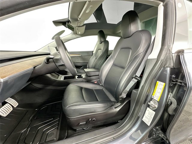 Used 2023 Tesla Model 3 Performance image 4
