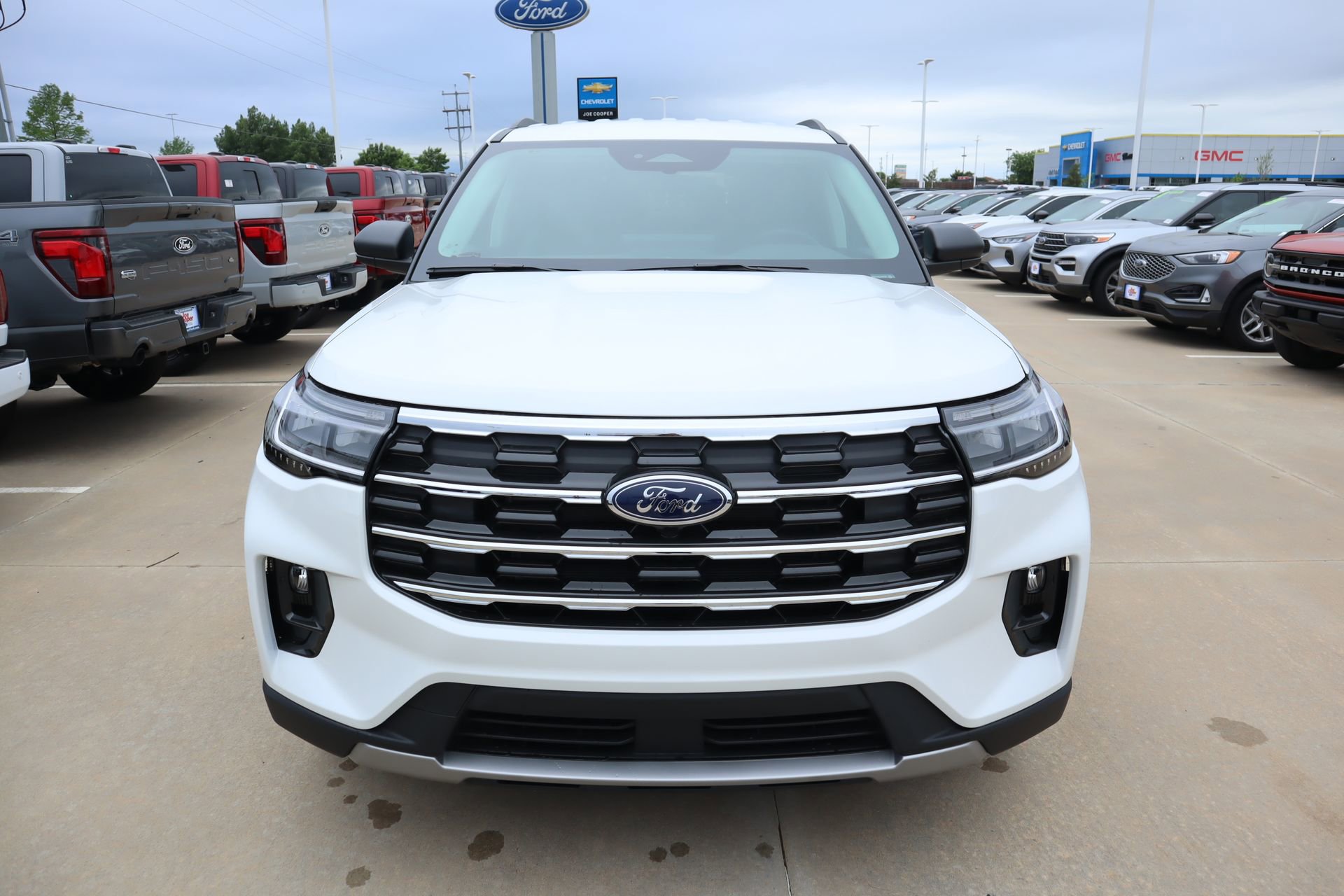 New 2026 Ford Explorer Active RWD image 10