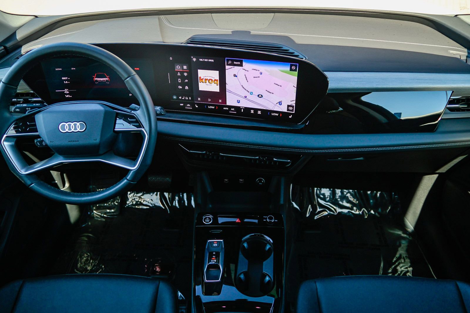 Certified 2025 Audi Q6 e-tron Premium w/ Convenience Package image 14