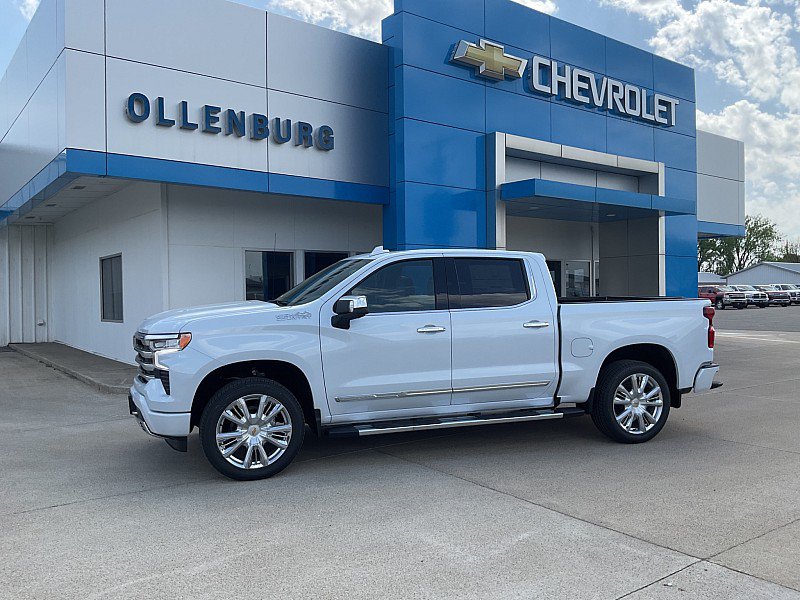 New 2026 Chevrolet Silverado 1500 High Country w/ High Country Premium Package AWD/4WD image 1