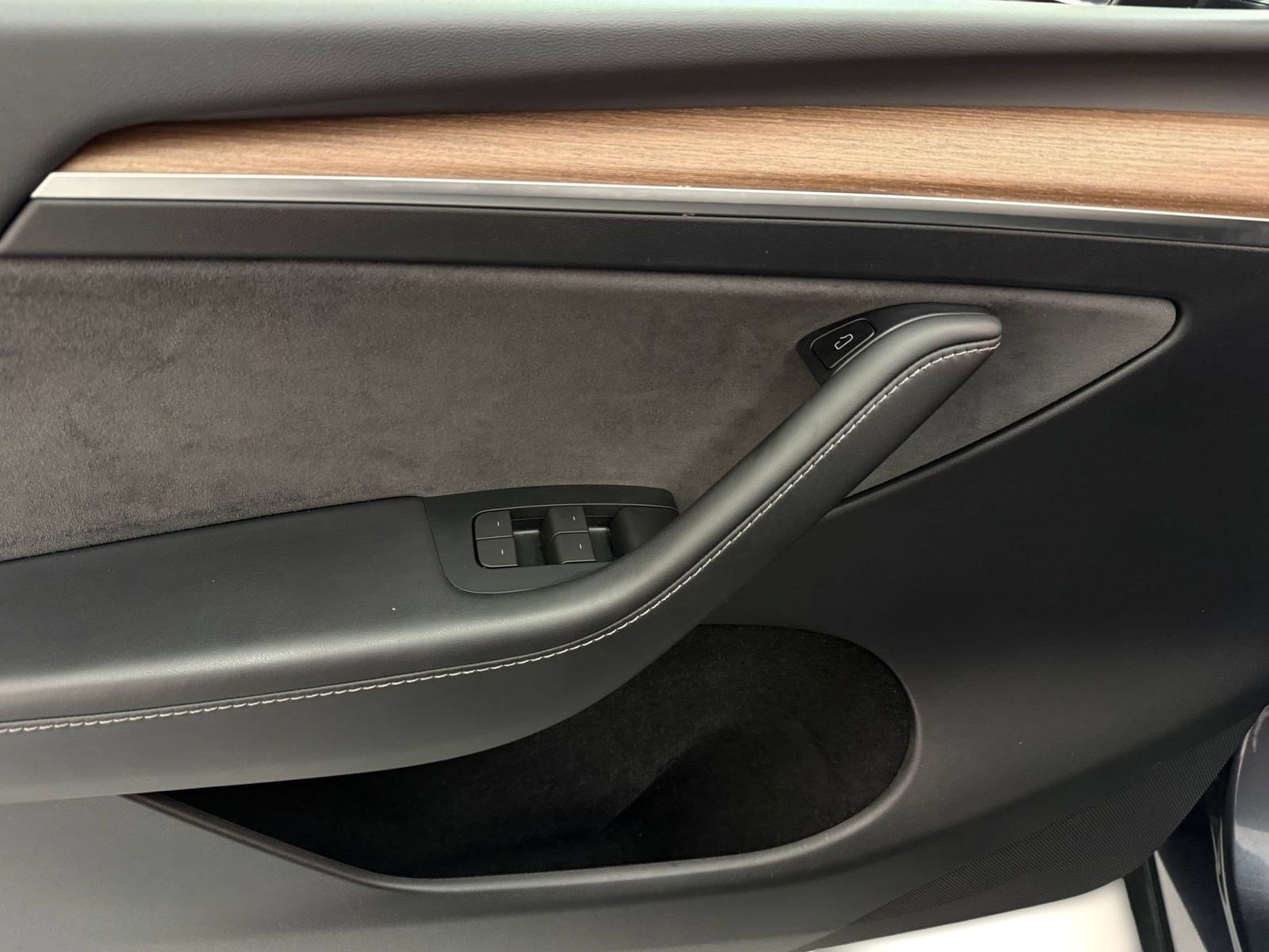 Used 2024 Tesla Model Y Performance AWD/4WD image 11
