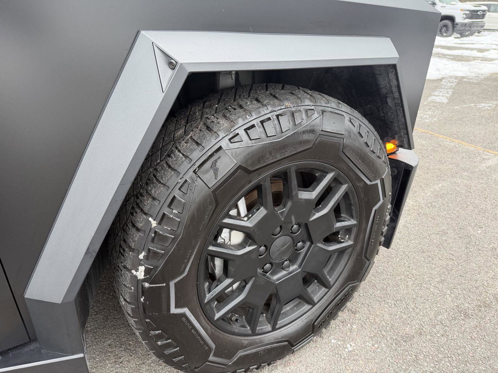 Used 2024 Tesla Cybertruck AWD Crew Cab image 37