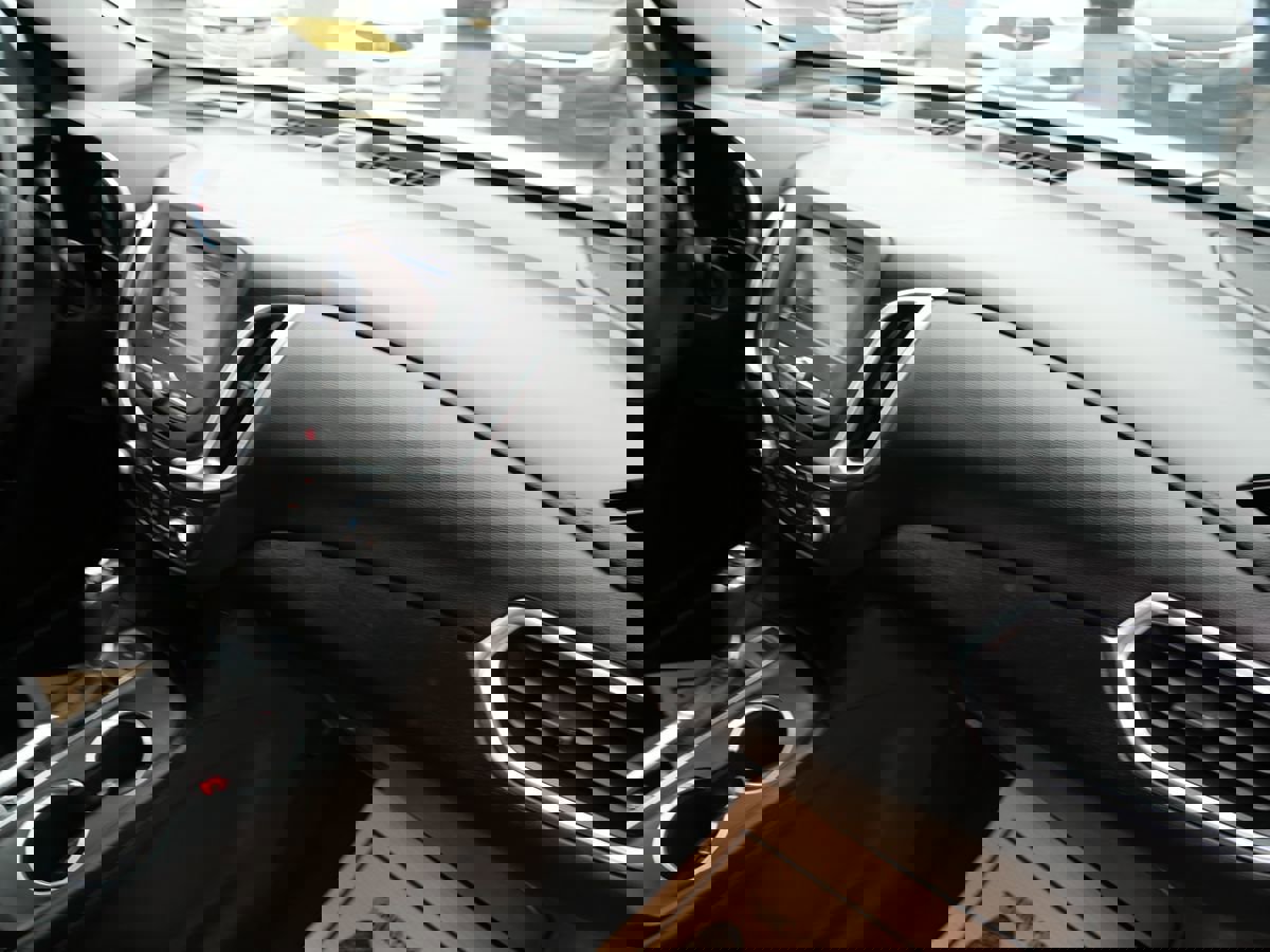 Used 2020 Chevrolet Equinox LT image 32