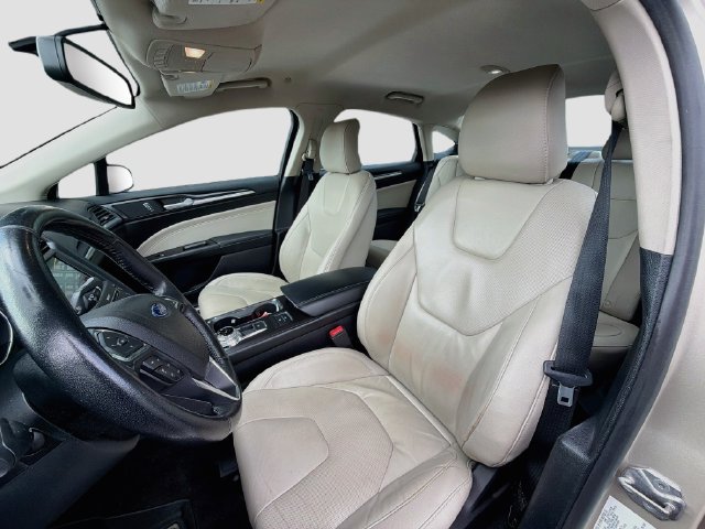 Used 2017 Ford Fusion Titanium FWD image 9