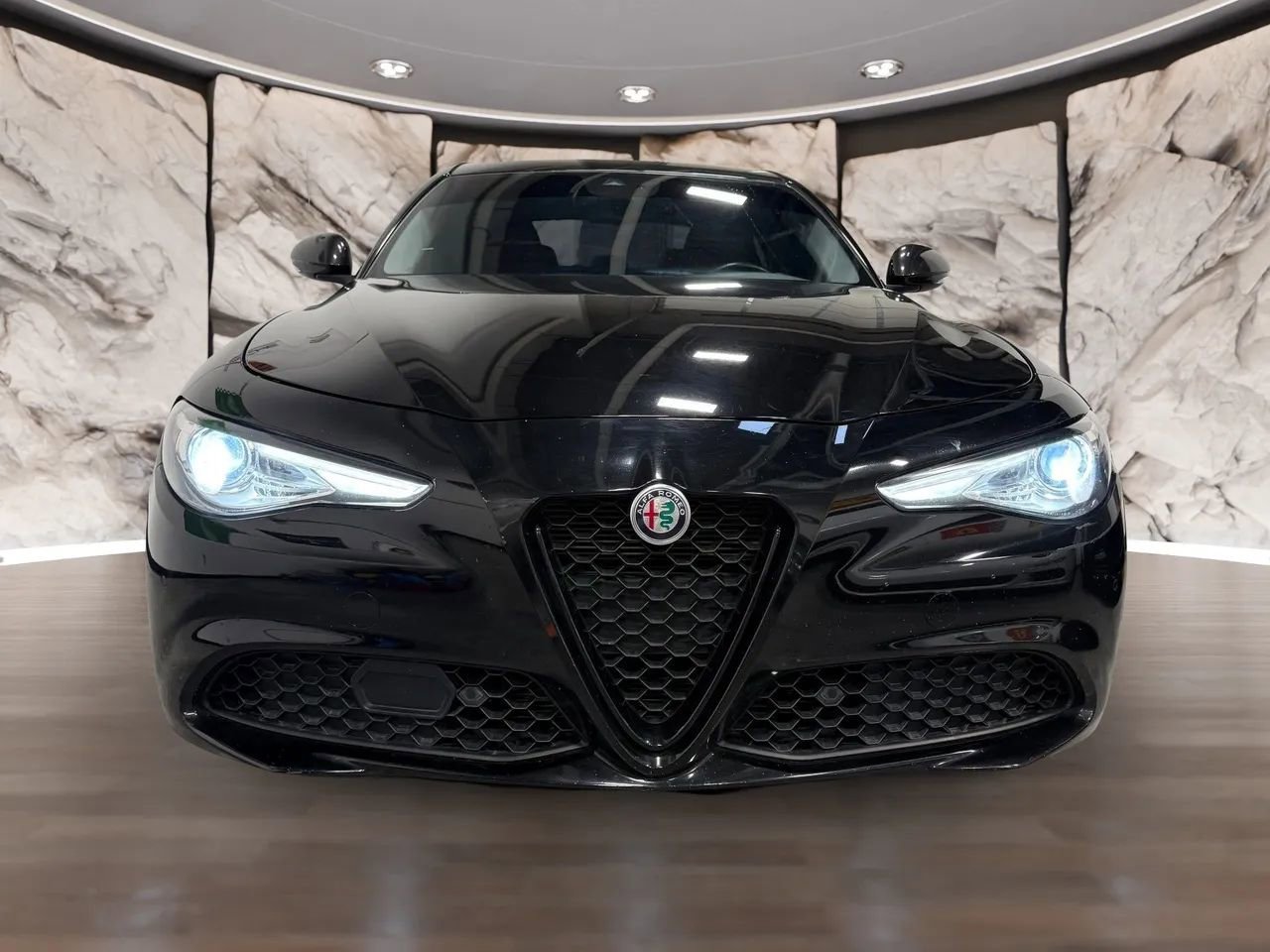 Used 2021 Alfa Romeo Giulia Sprint w/ Nero Edizione image 4