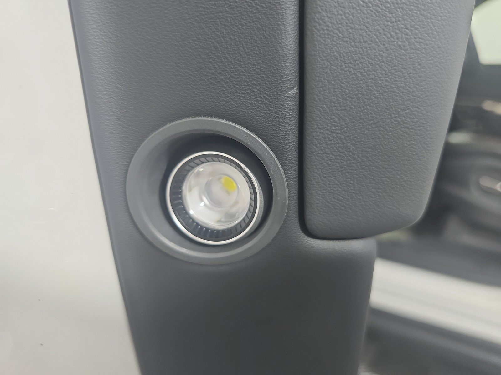 Used 2024 Rivian R1T Adventure AWD/4WD image 29