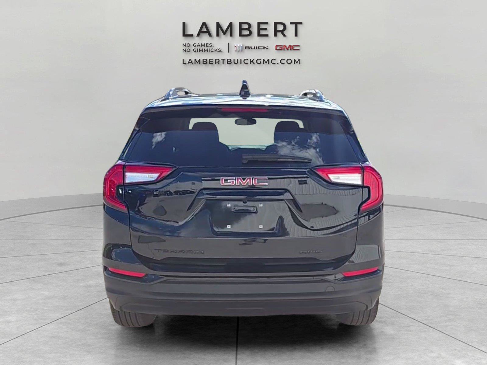 Used 2024 GMC Terrain SLE w/ Driver Convenience Package AWD/4WD image 4