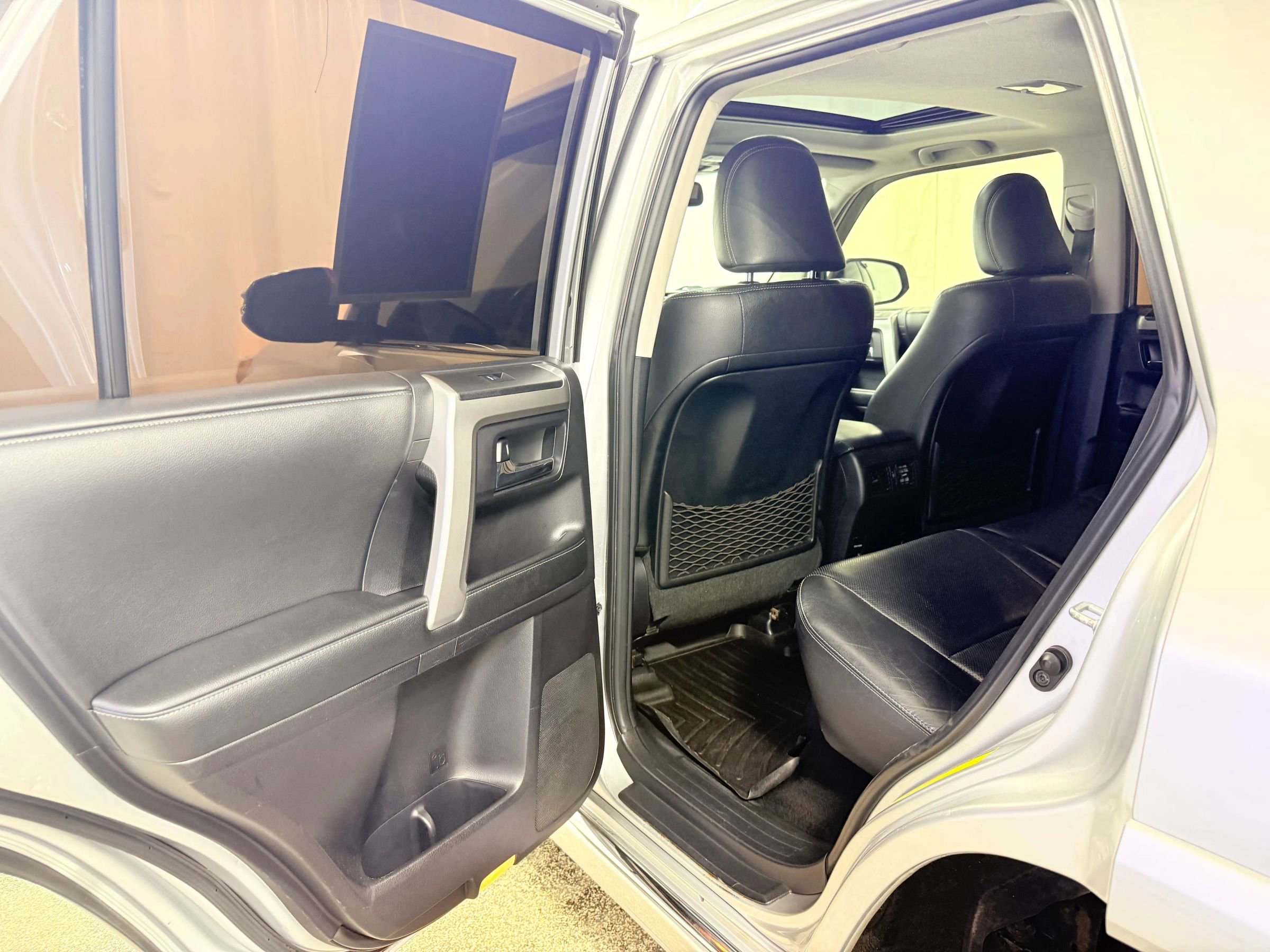 Used 2015 Toyota 4Runner Limited image 30