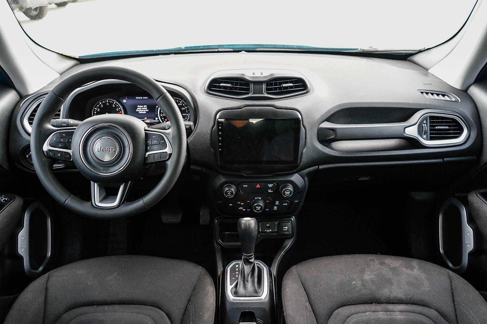 Used 2021 Jeep Renegade Latitude FWD image 12
