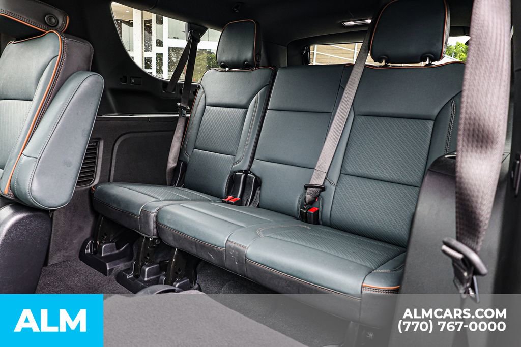 Used 2025 GMC Yukon XL AT4 w/ AT4 Premium Package AWD/4WD image 19