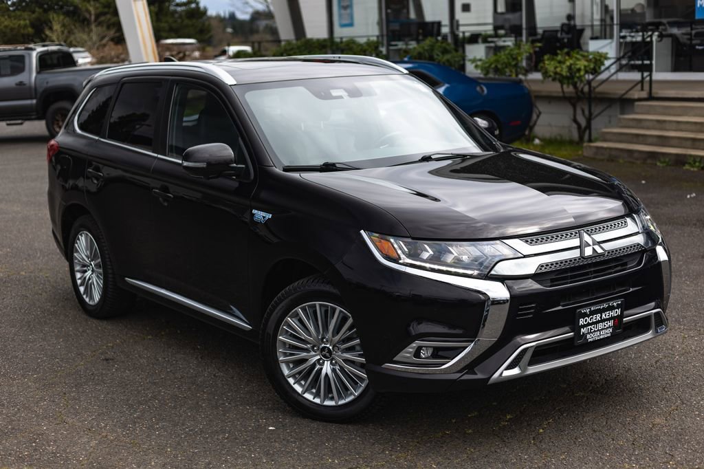 Used 2019 Mitsubishi Outlander GT image 2