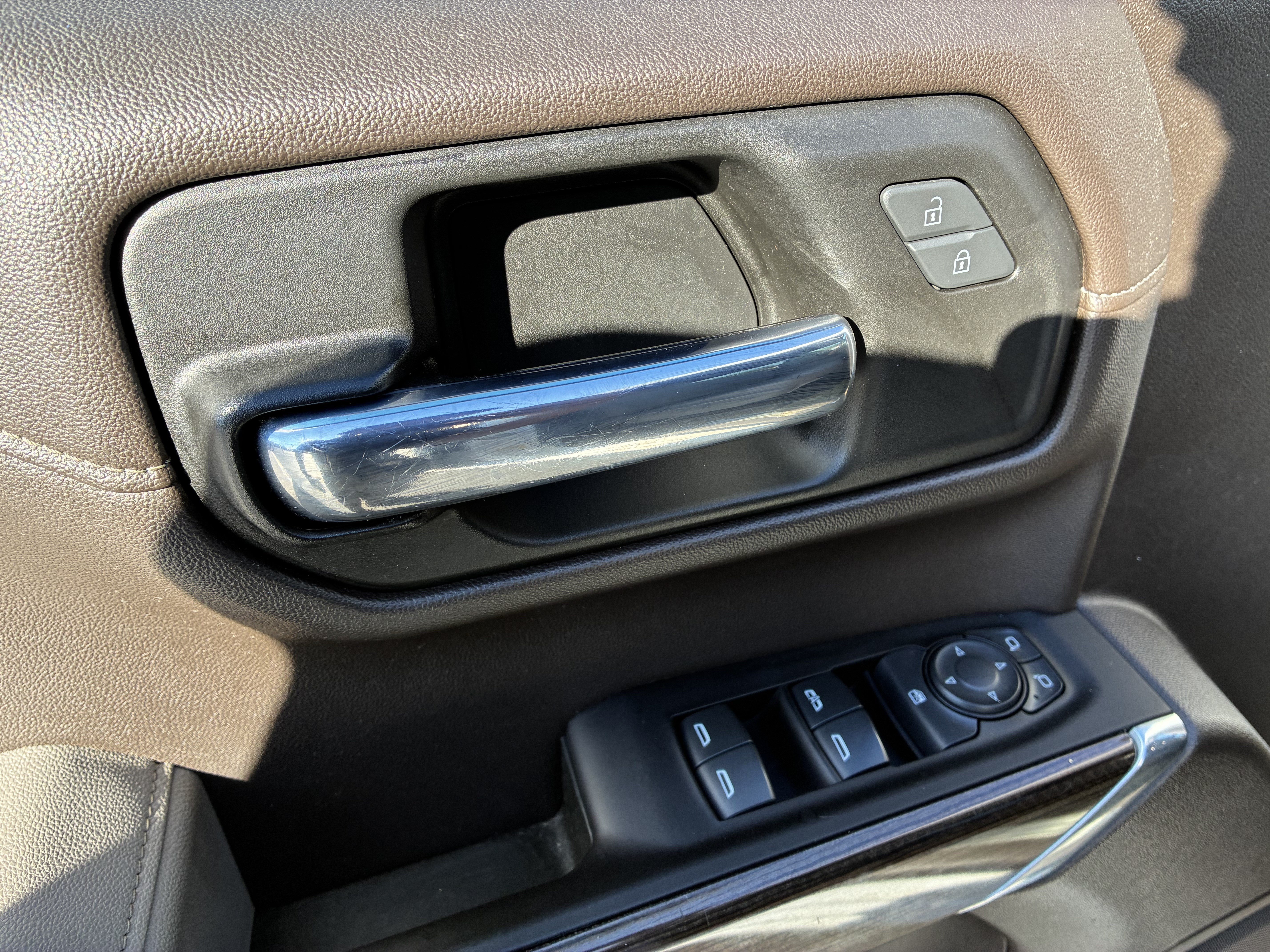 Used 2022 Chevrolet Silverado 1500 LT AWD/4WD image 25