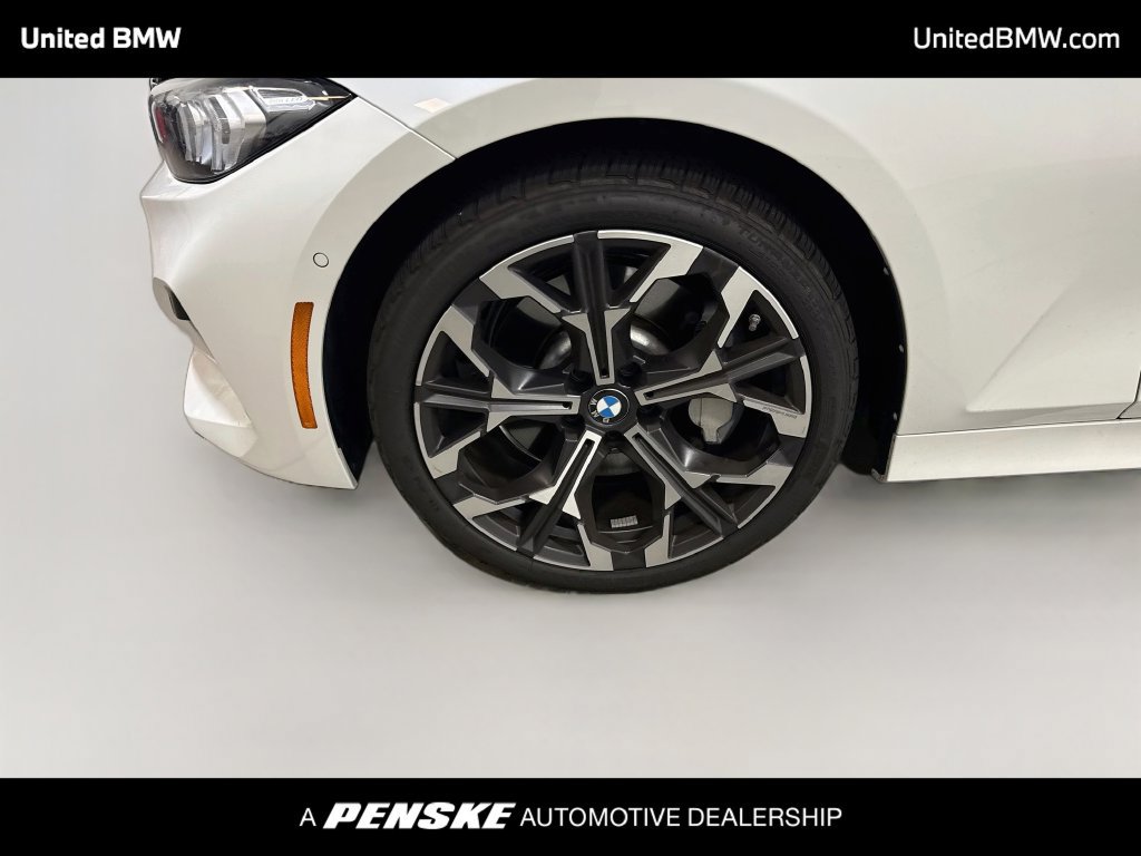 Certified 2025 BMW 330i Sedan RWD image 9