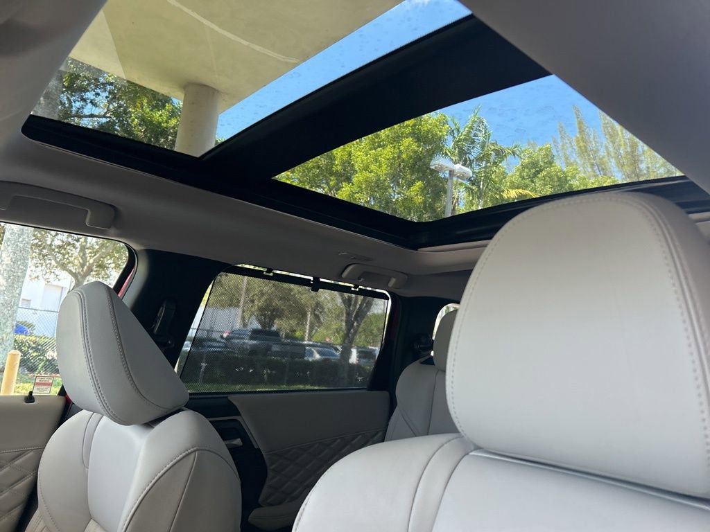 New 2025 Mitsubishi Outlander SEL image 18