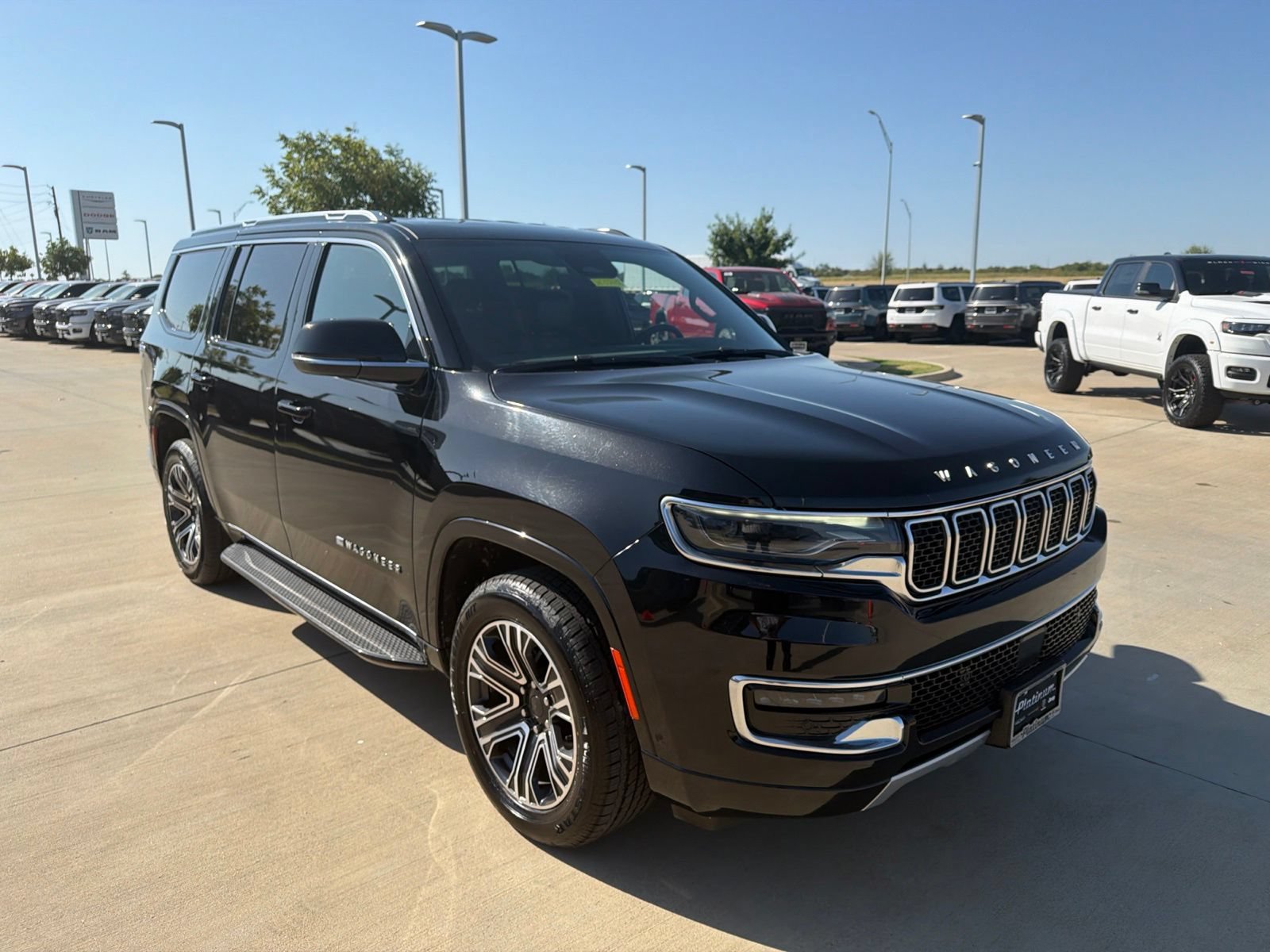 Used 2024 Jeep Wagoneer Series II w/ Flexible Seating Group AWD/4WD image 7