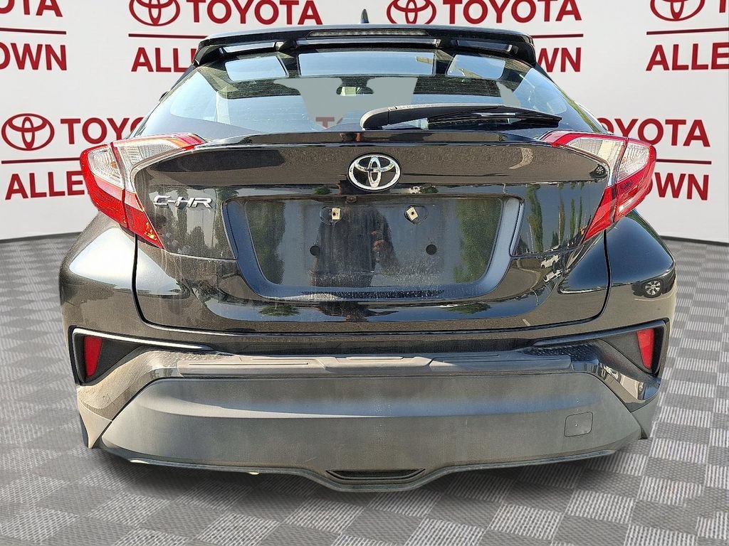 Used 2020 Toyota C-HR XLE FWD image 6