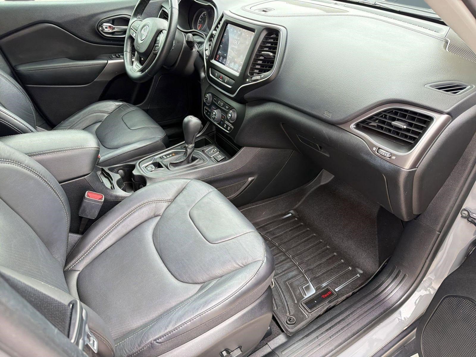 Used 2021 Jeep Cherokee Latitude Lux w/ Comfort/Convenience Group FWD image 30
