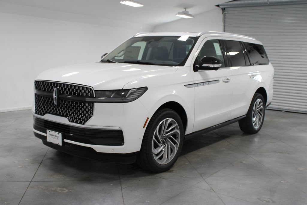 New 2025 Lincoln Navigator Reserve image 3