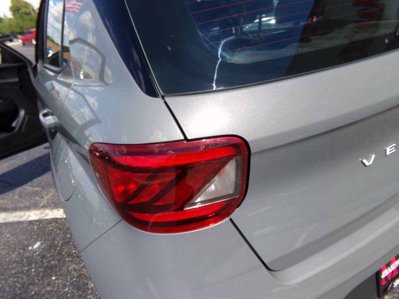 Used 2023 Hyundai Venue Limited FWD image 31