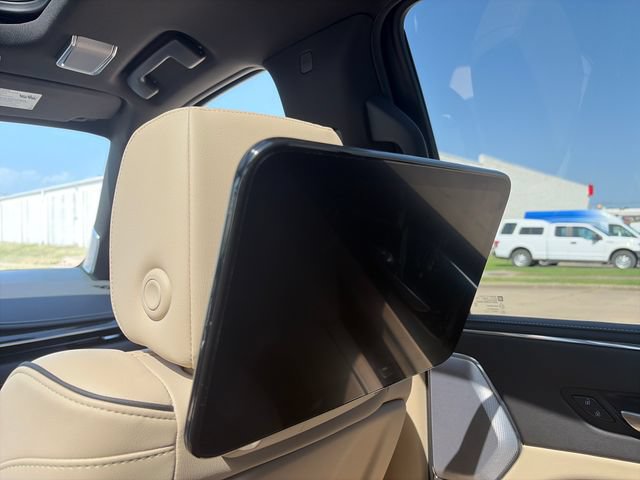 Used 2024 Cadillac Escalade Premium Luxury w/ Performance Package AWD/4WD image 28