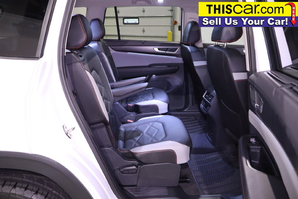 Used 2025 Volkswagen Atlas Peak Edition SE AWD/4WD image 35