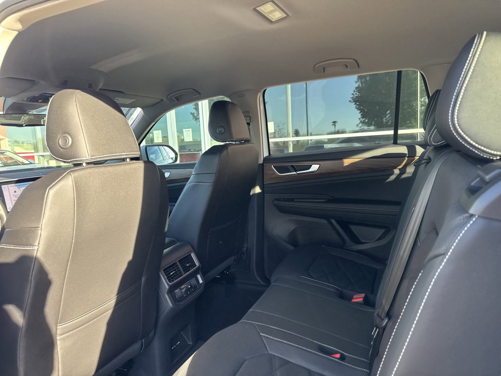 New 2026 Volkswagen Atlas SE image 18