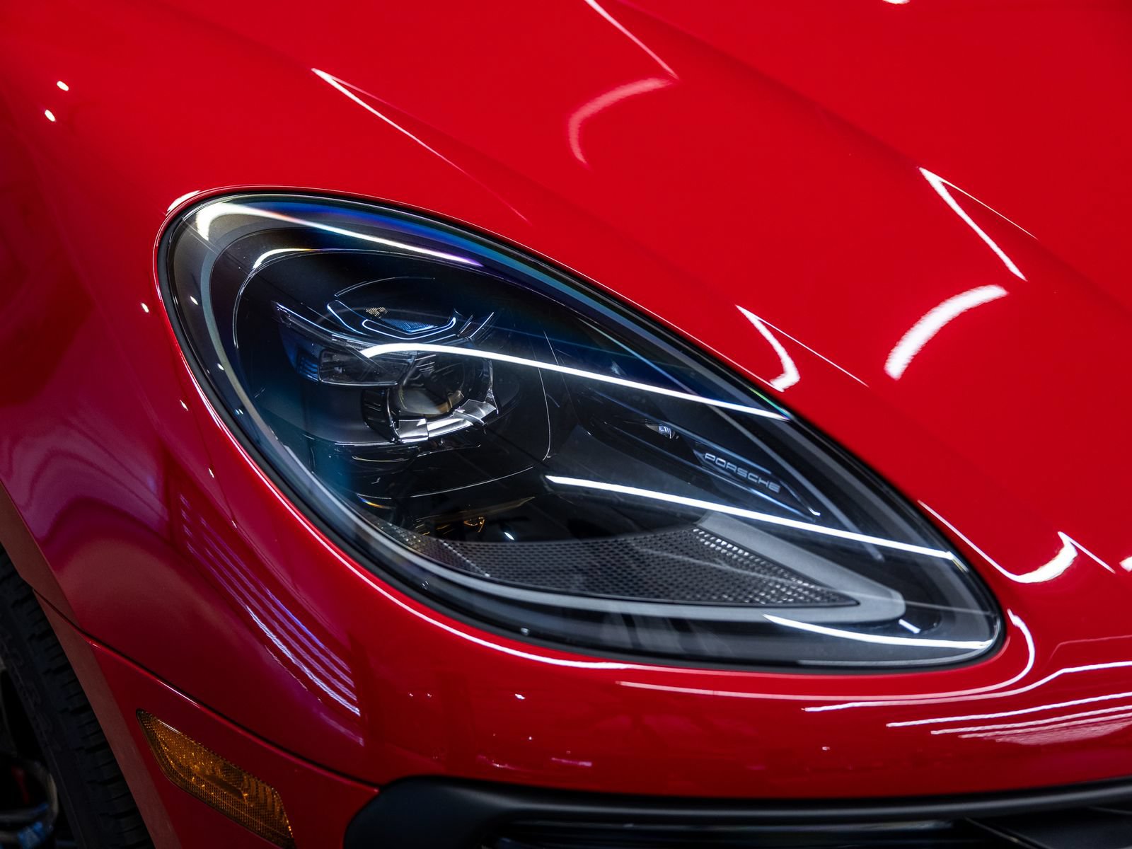 Certified 2024 Porsche Macan GTS AWD/4WD image 14
