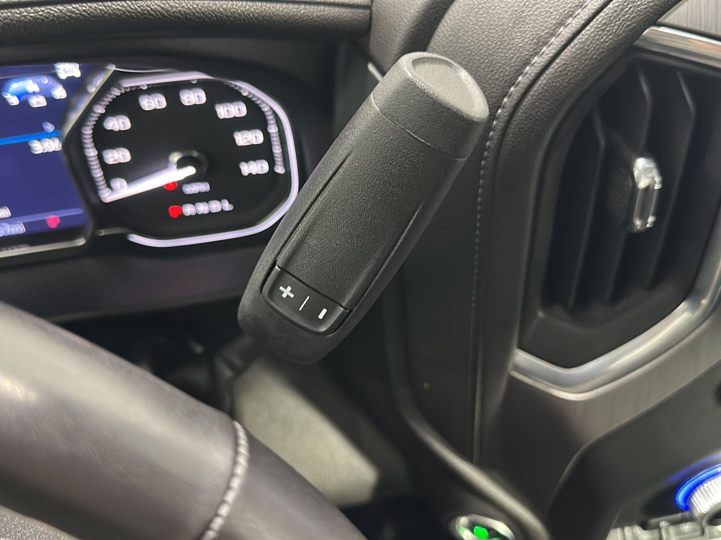 Used 2022 GMC Sierra 3500 Denali w/ Denali Ultimate Package image 15