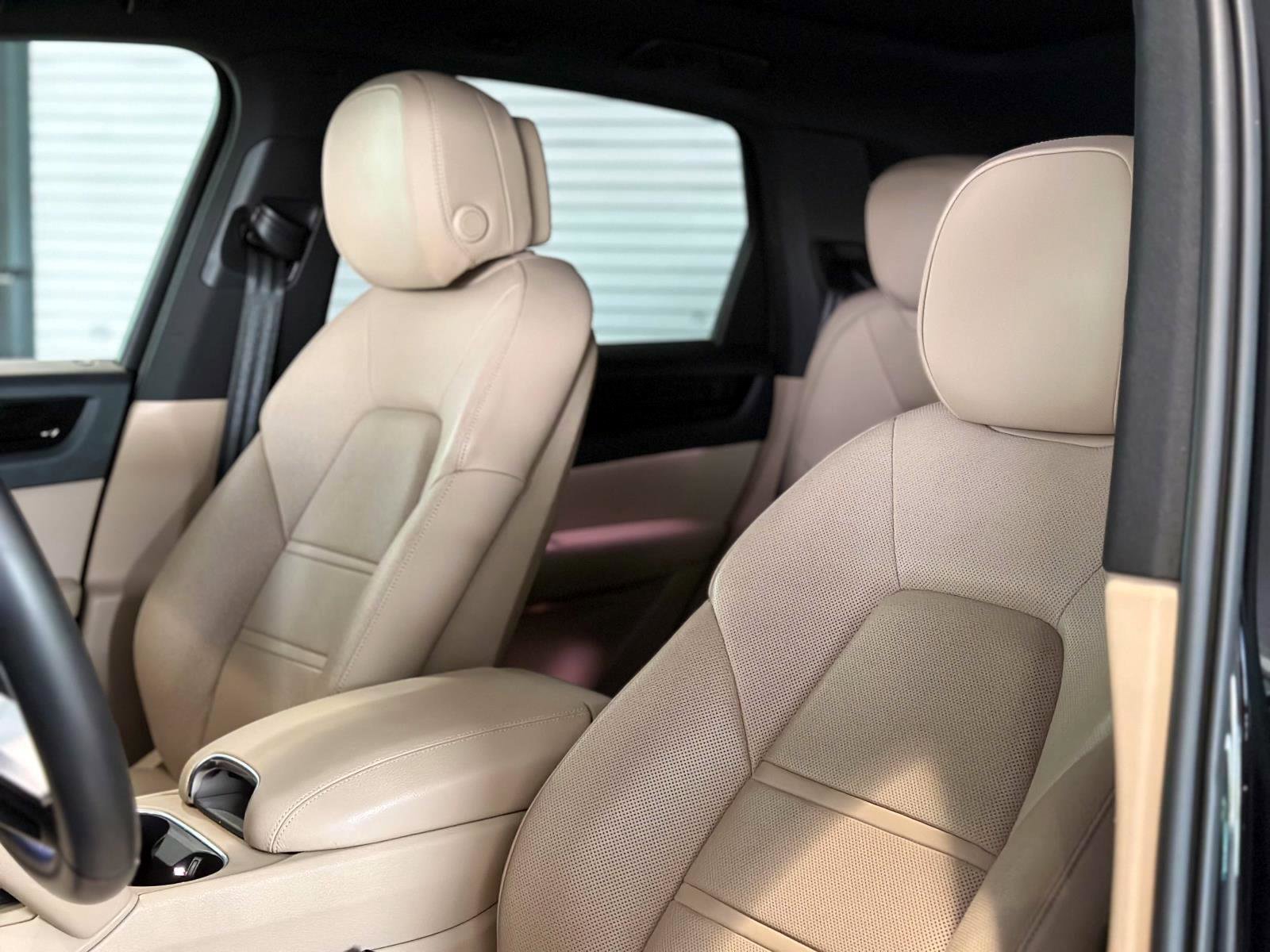 Certified 2020 Porsche Cayenne image 5