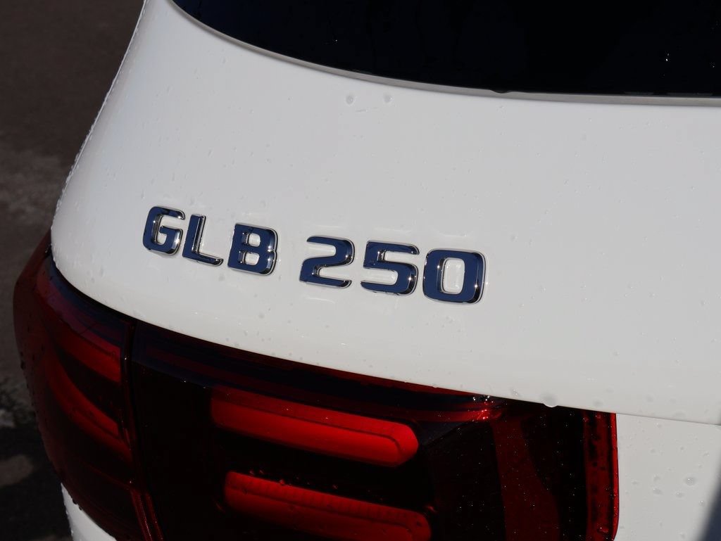 New 2026 Mercedes-Benz GLB 250 4MATIC image 8