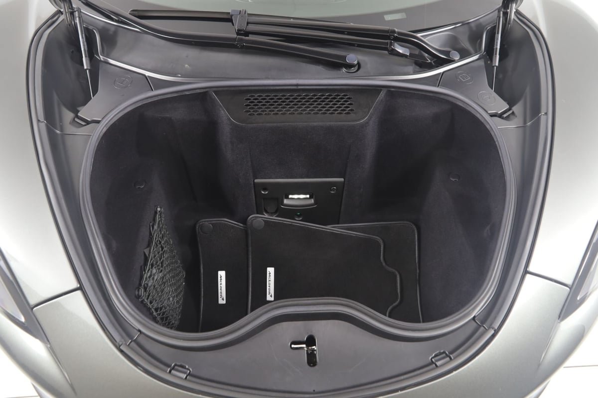 Used 2020 McLaren 570S Coupe RWD image 30