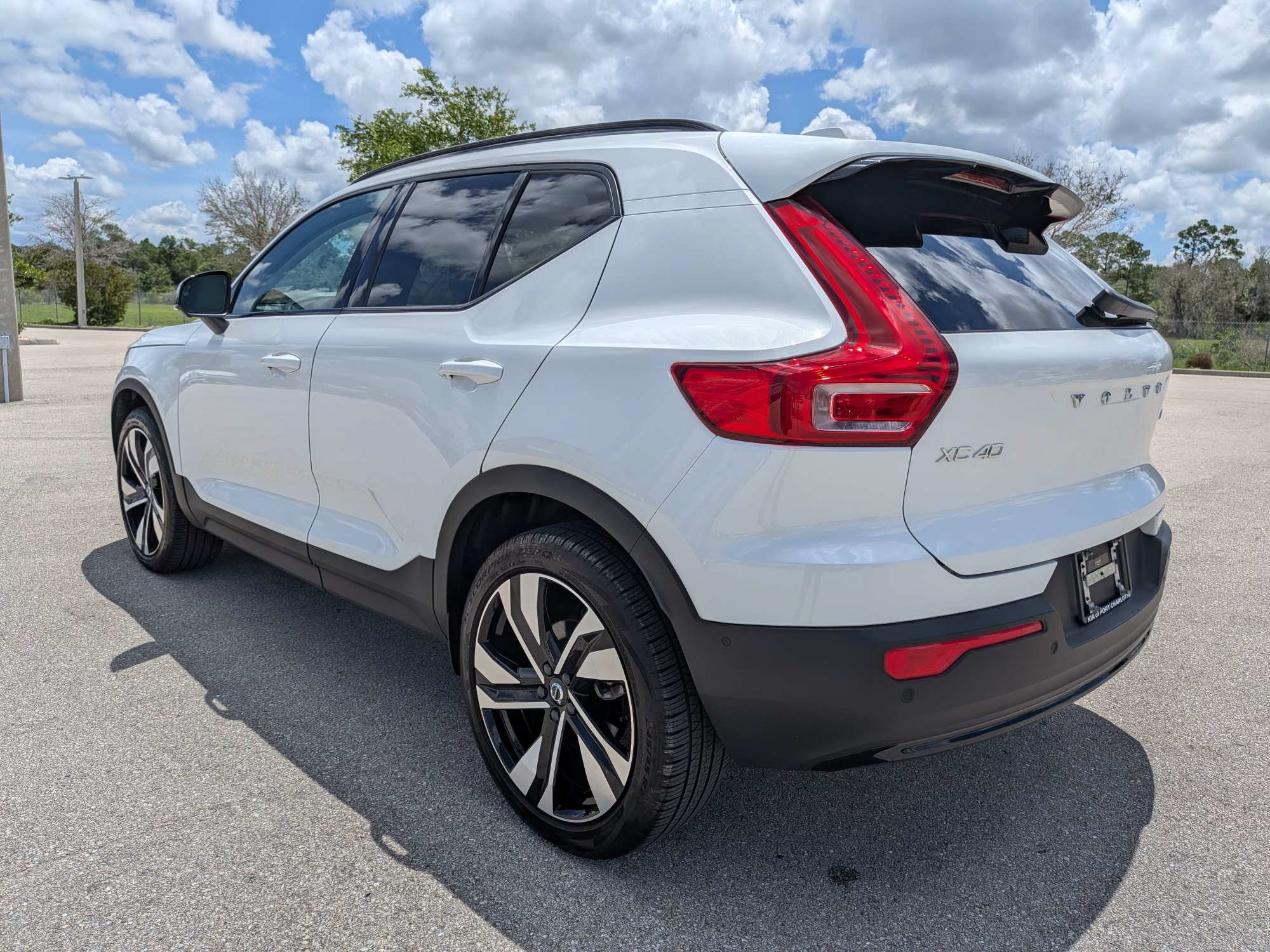 Used 2024 Volvo XC40 B5 Ultimate w/ Protection Package Premier AWD/4WD image 7