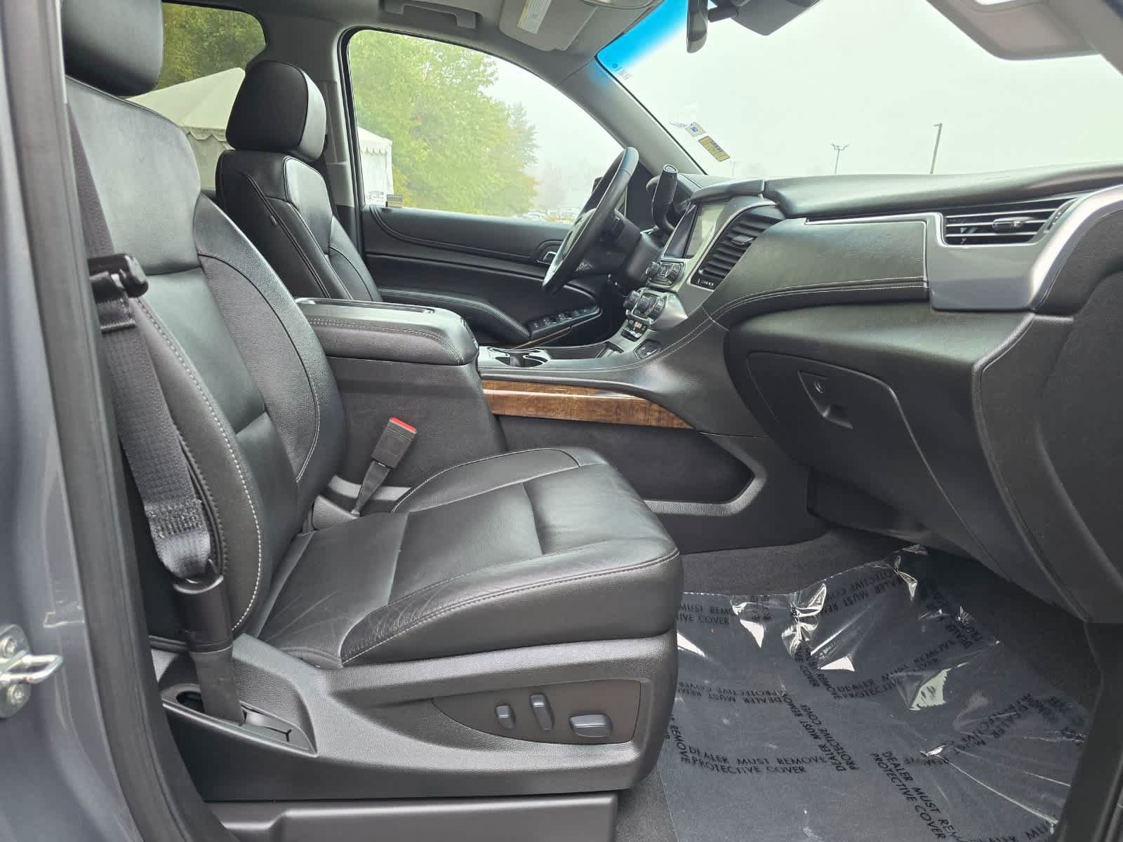 Used 2019 Chevrolet Tahoe LT w/ LT Signature Package AWD/4WD image 29
