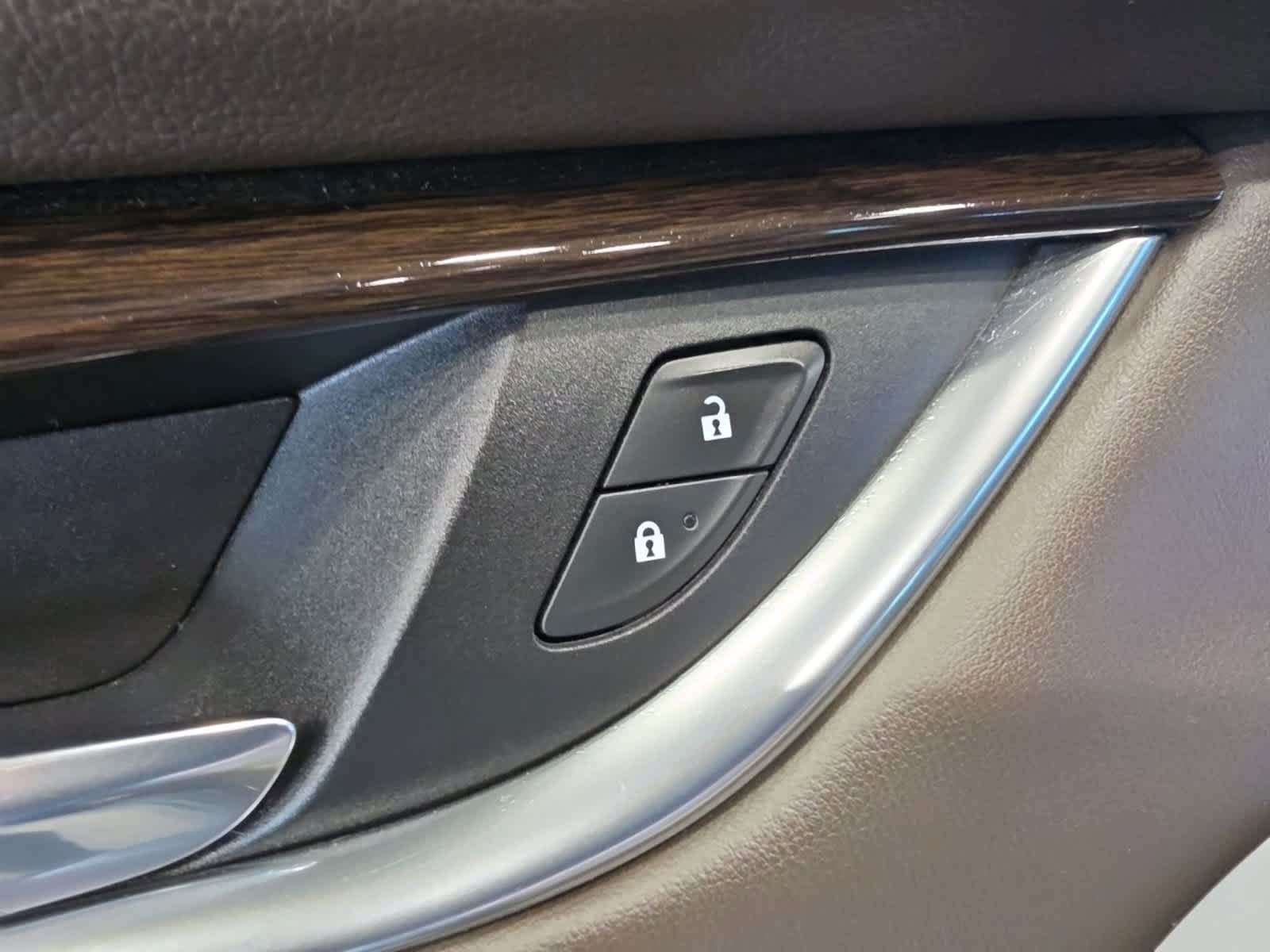 Used 2018 Buick LaCrosse Premium w/ Driver Confidence Package #2 FWD image 22