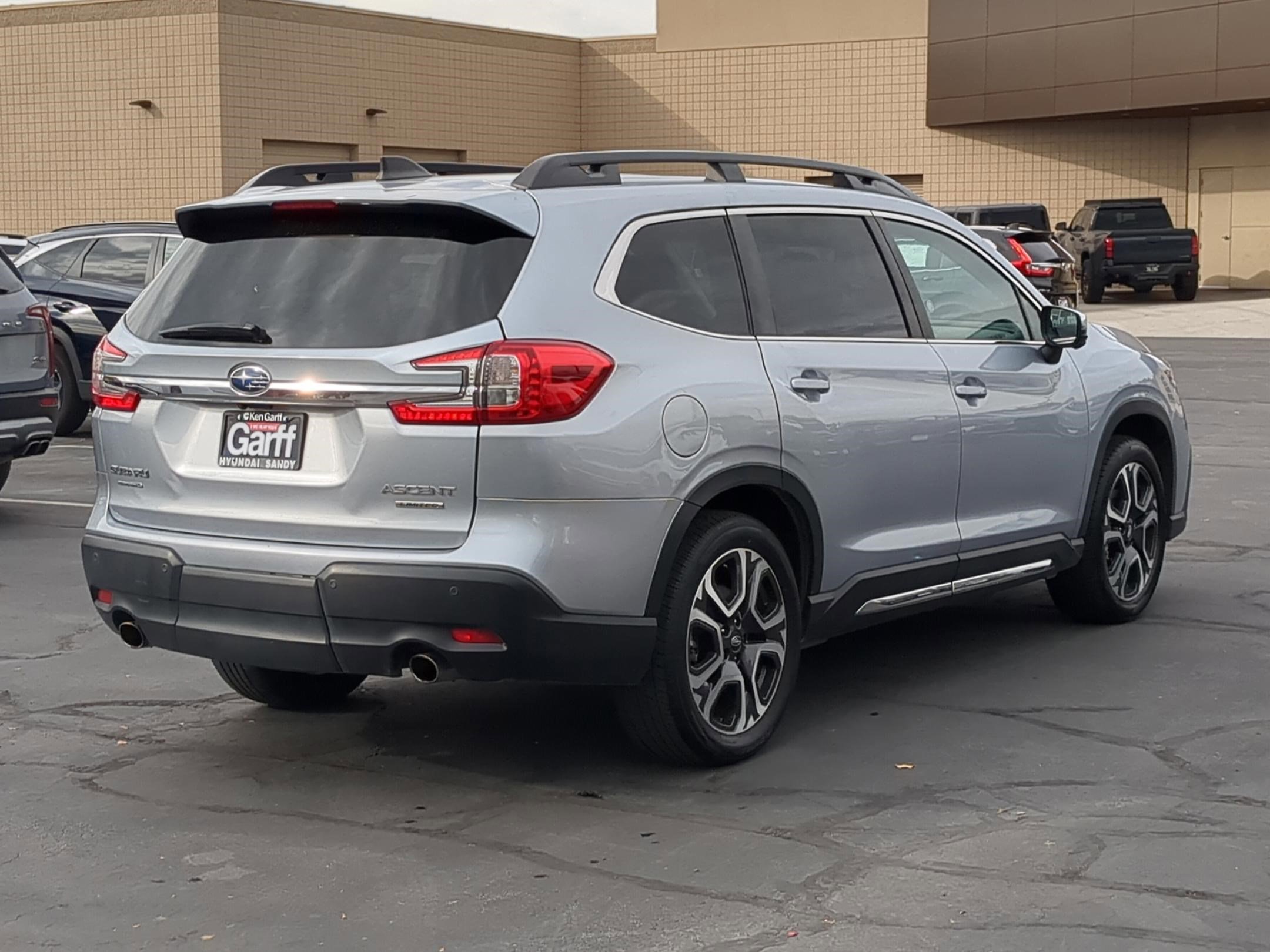 Used 2023 Subaru Ascent Limited w/ Technology Package image 3