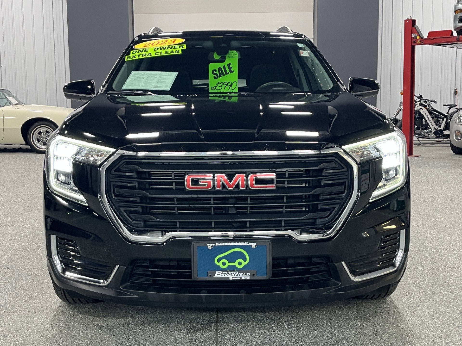 Certified 2023 GMC Terrain SLE w/ Driver Convenience Package image 7