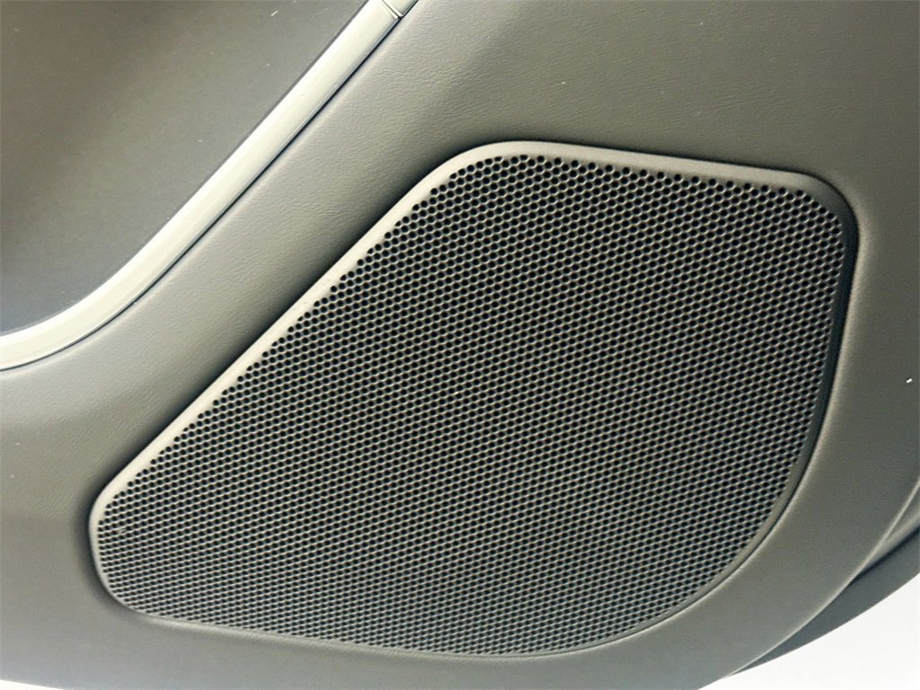 New 2026 Land Rover Range Rover SE image 18