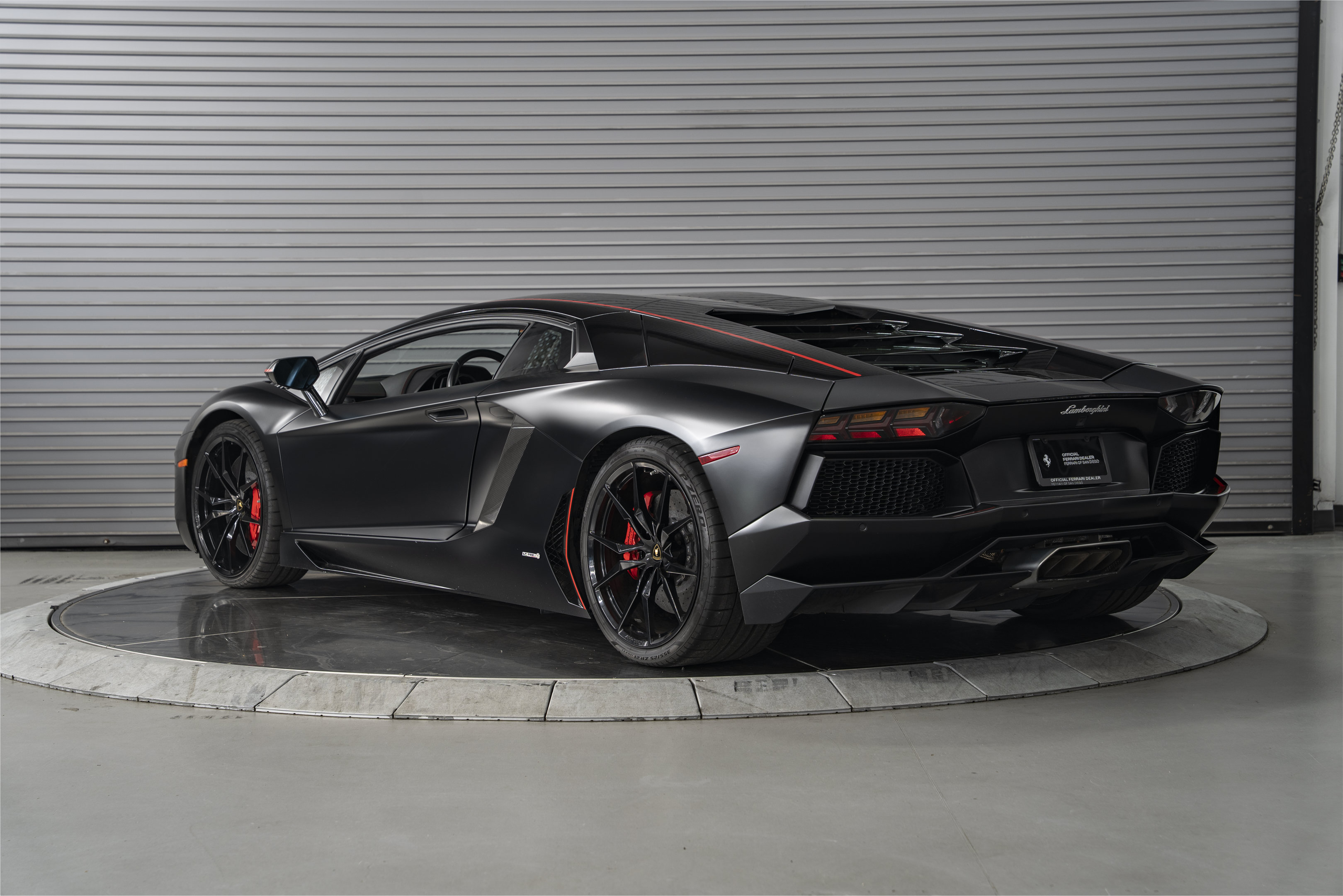 Used 2016 Lamborghini Aventador LP 700-4 AWD/4WD image 3