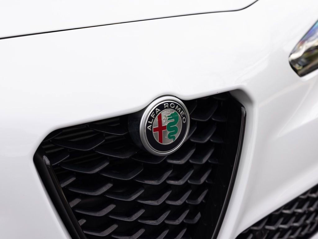 Used 2024 Alfa Romeo Giulia Veloce image 17