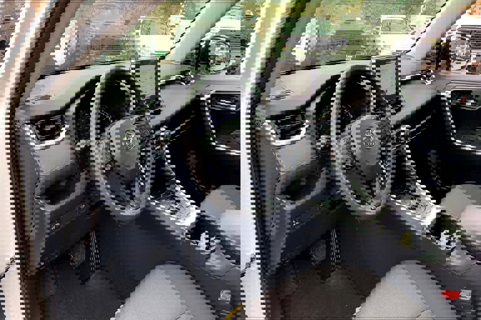 Used 2024 Toyota RAV4 XLE image 17