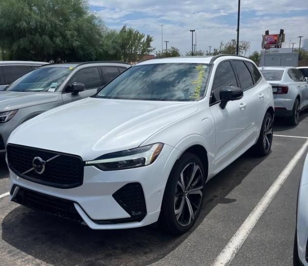 Used 2023 Volvo XC60 T8 Ultimate w/ Protection Package AWD/4WD image 3