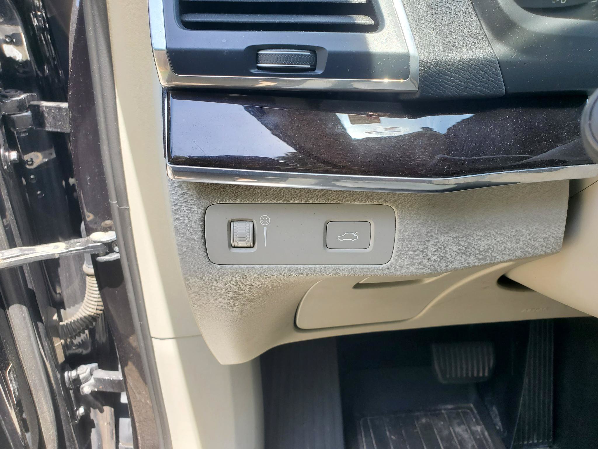 Used 2019 Volvo XC90 T5 Momentum AWD/4WD image 19