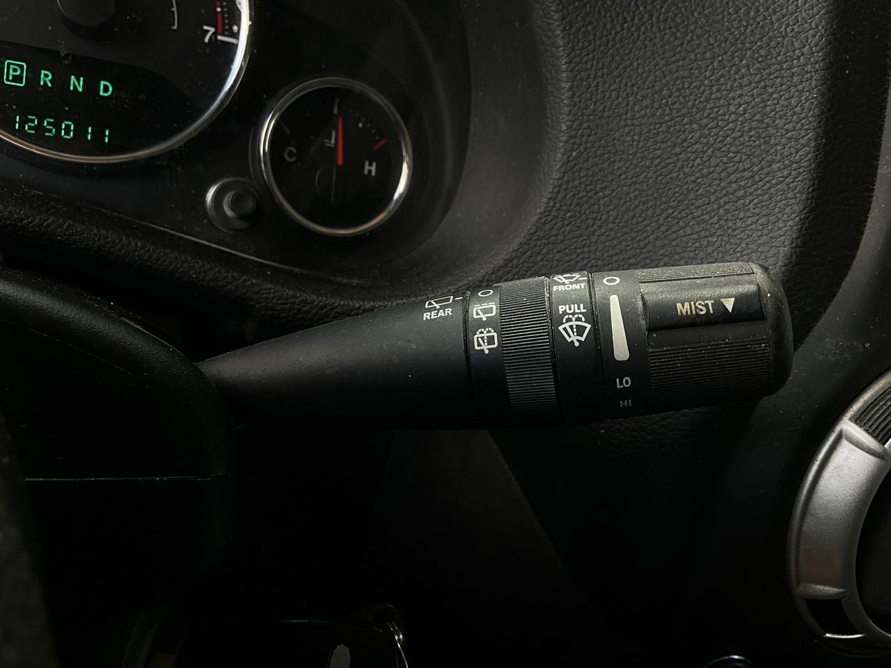 Used 2014 Jeep Wrangler Unlimited Sahara w/ Connectivity Group AWD/4WD image 31