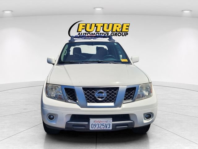 Used 2013 Nissan Frontier PRO-4X w/ Pro-4x Luxury Pkg AWD/4WD image 2