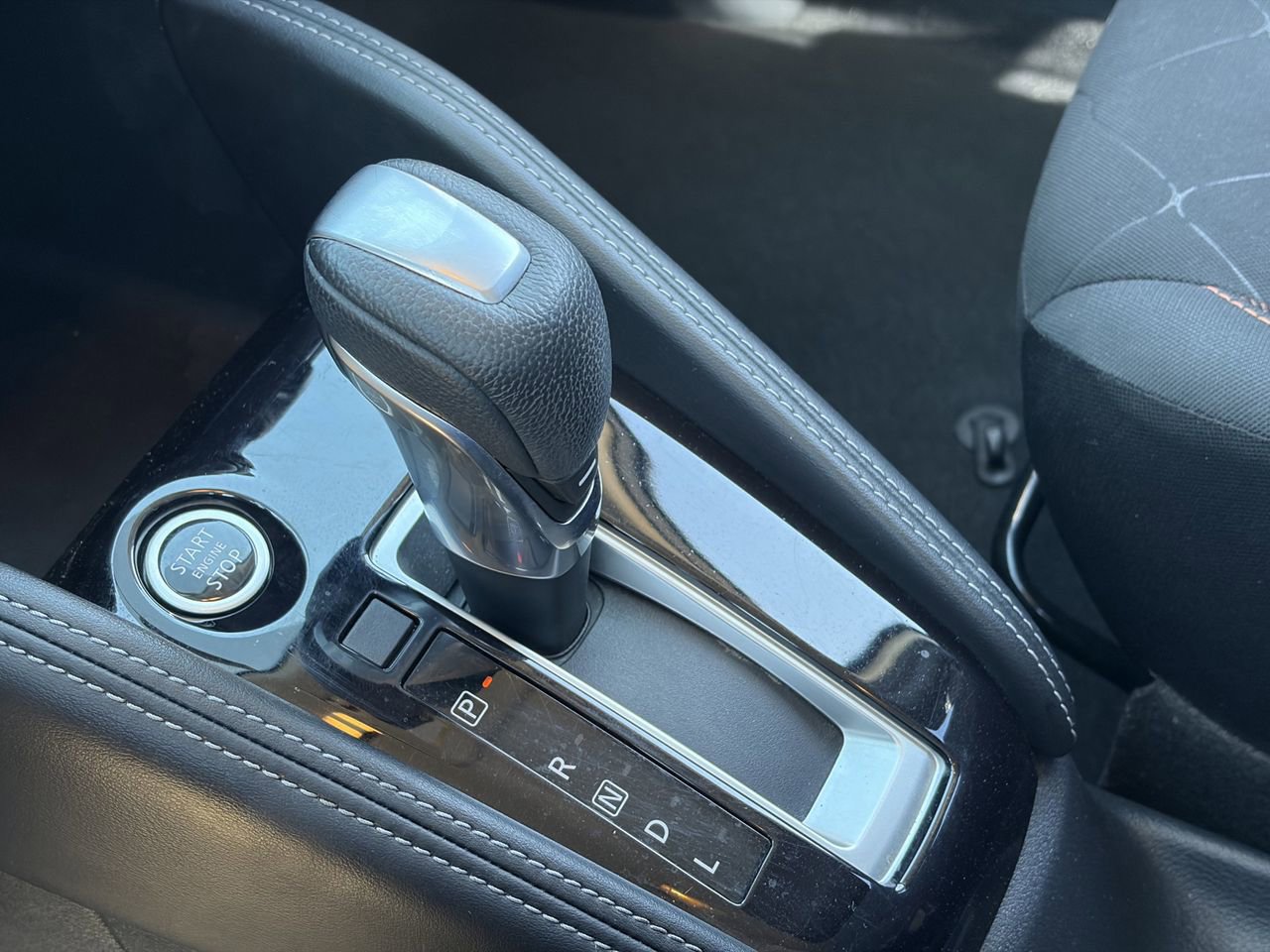 Used 2019 Nissan Kicks SR FWD image 30