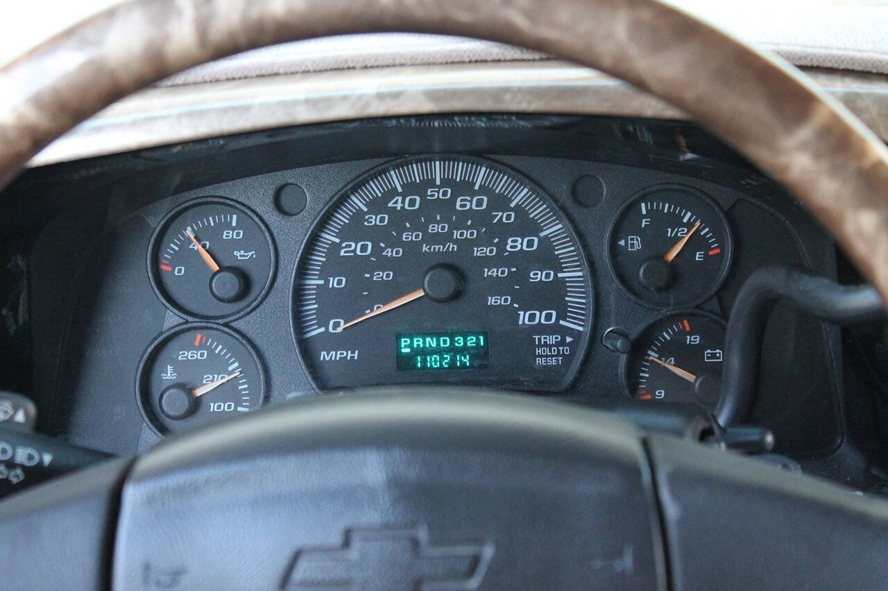 Used 2006 Chevrolet Express 1500 RWD image 52